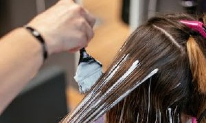 Trend que viralizou na gringa está bombando nos salões brasileiros