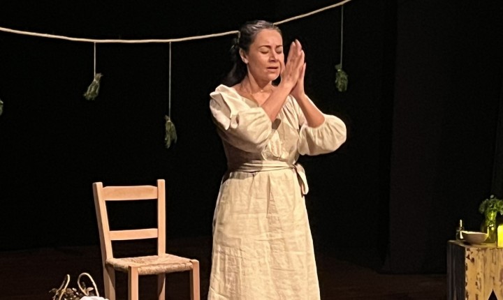 Quarta-feira é dia de Roda de Benção com Camila Gomes