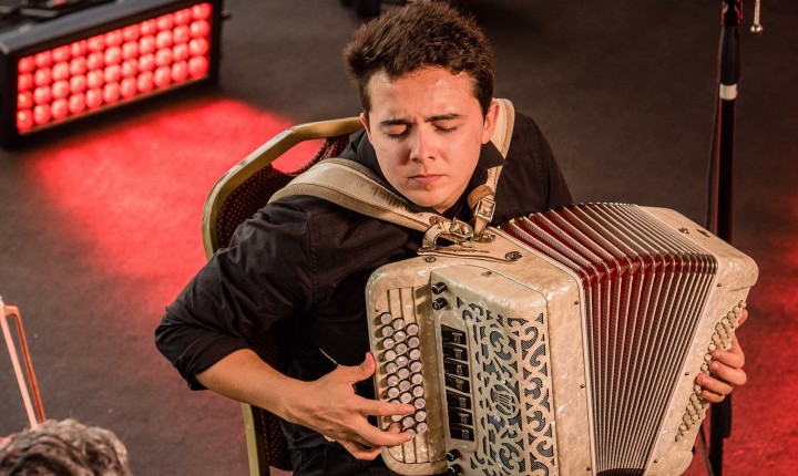 Acordeonista Roger Corrêa faz show no Sexta Jazz AF 