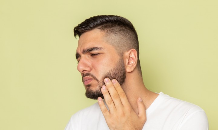 4 exercícios para diminuir a tensão na mandíbula