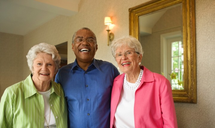  Expectativa de vida no Brasil atinge 77 anos