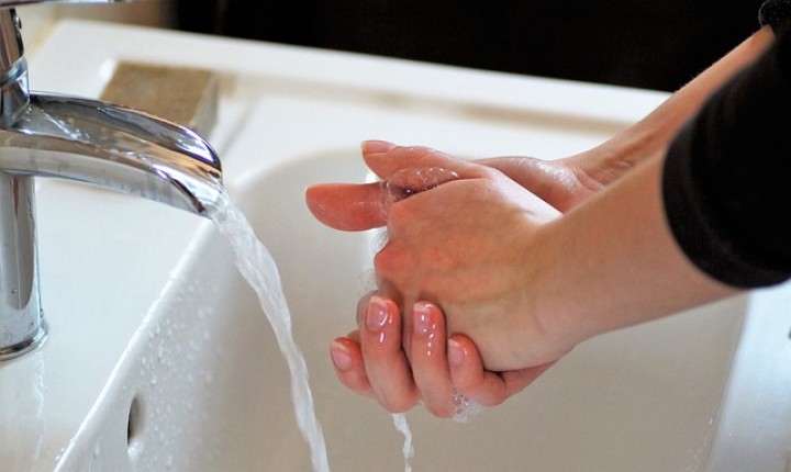 Manutenção deixa bairros sem água nesta terça