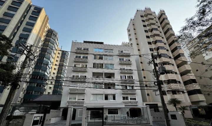 Apartamento de luxo em Floripa volta a ser leiloado