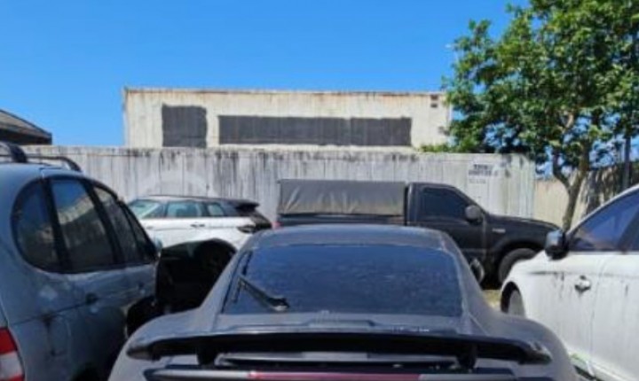 Porsche avaliado em R$ 1,5 milhão vai a leilão