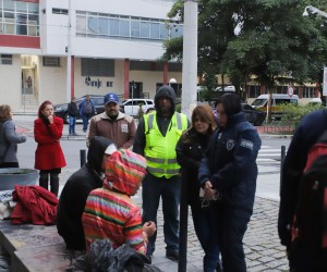 Frio intenso mobiliza força-tarefa nas ruas de Floripa