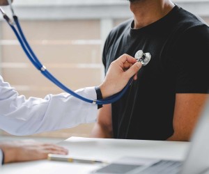 Infarto precoce dispara entre brasileiros