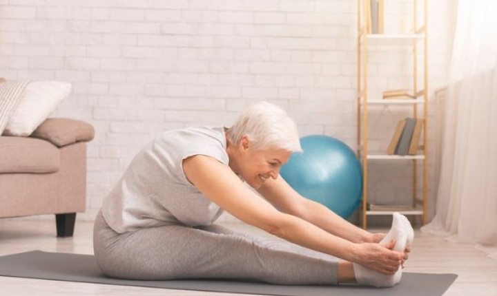 6 alongamentos que ativam corpo e mente