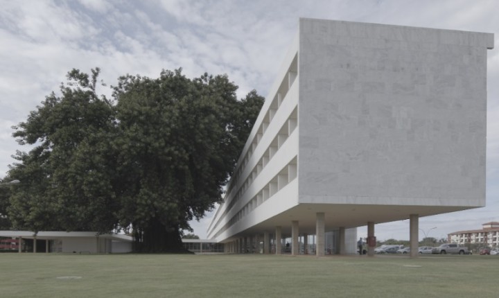 Quando o Brasil era Moderno, por Karin Verzbickas 