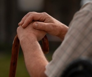 Isolamento afeta saúde mental e física de idosos