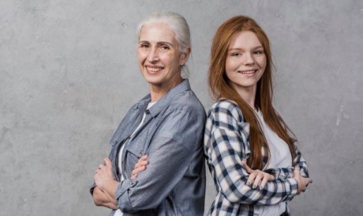 Mulheres jovens na mira do preconceito
