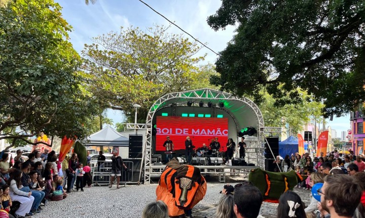 Feira Viva a Cidade leva multidão ao Centro de Floripa