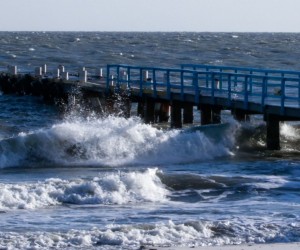 Ressaca e mar agitado colocam Floripa em alerta