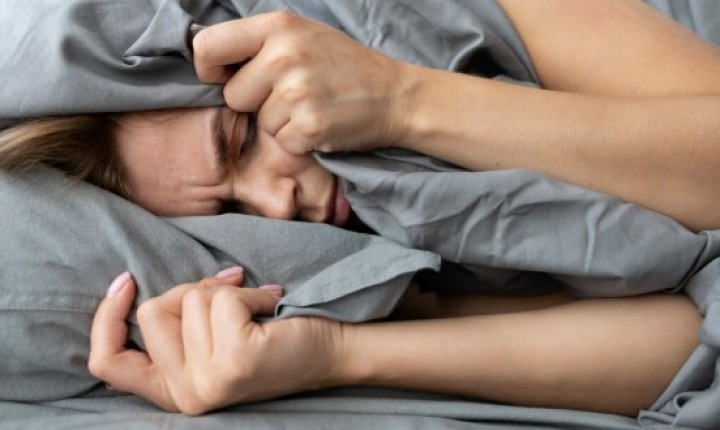 Dormir mal pode ser a causa da sua dor persistente