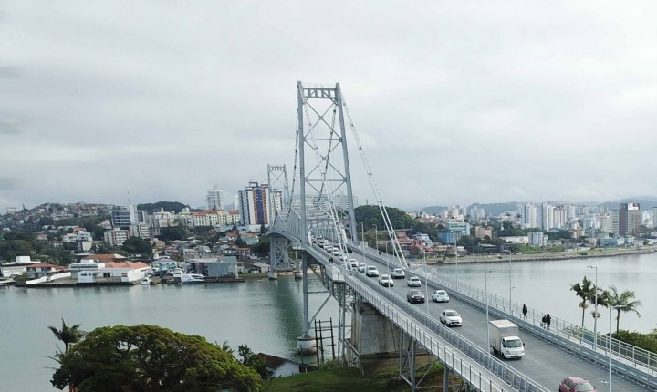 Ponte Hercílio Luz abre mais cedo nas segundas-feiras