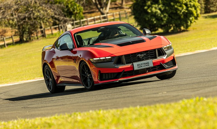 Mustang Dark Horse estreia no Brasil com 507 cv de potência