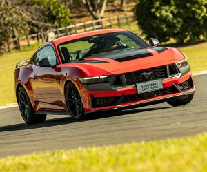 Mustang Dark Horse estreia no Brasil com 507 cv de potência