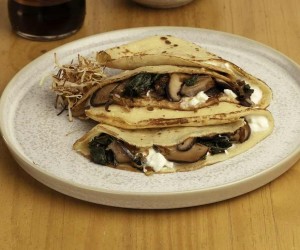 Crepe de espinafre e shiitake traz leveza para jantares especiais
