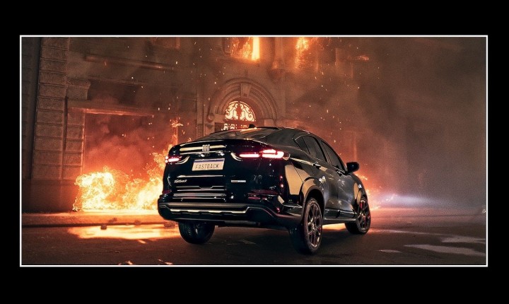 Fastback assume papel de herói em campanha da Fiat