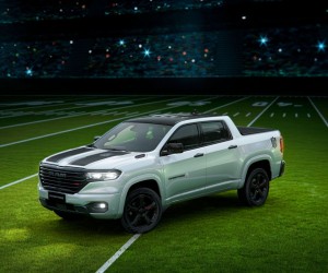 Ram lança Rampage R/T em edição limitada da NFL