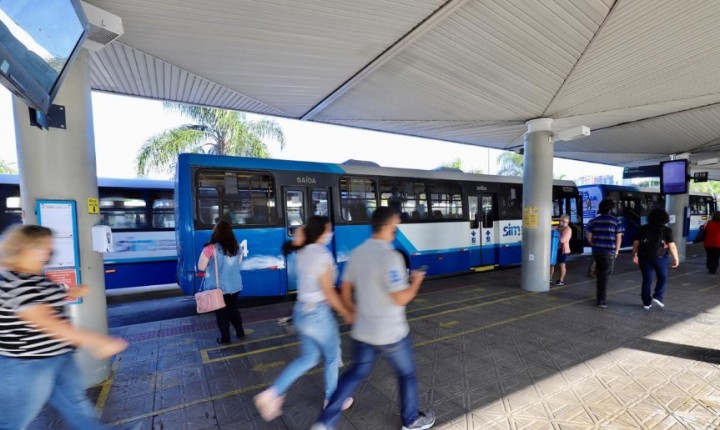 Floripa garante ônibus gratuito a mulheres em medida protetiva