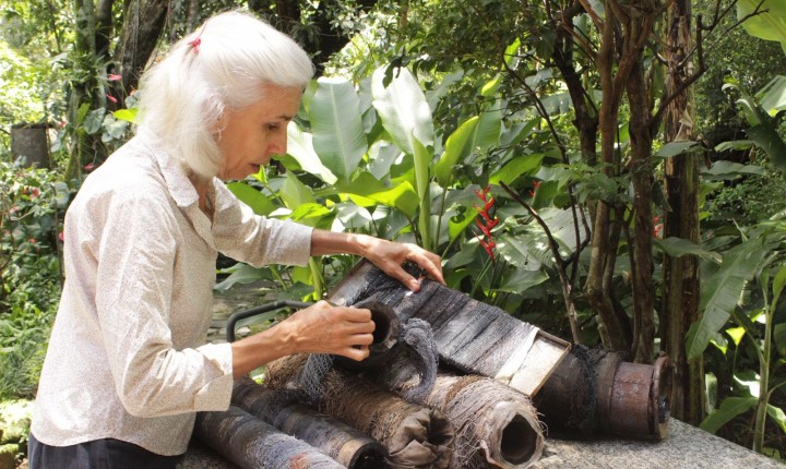 Nara Guichon ensina poesia em papel com oficinas gratuitas