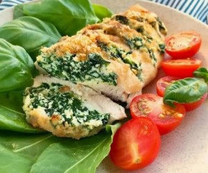 Rolê de frango com ricota e espinafre renova o cardápio saudável