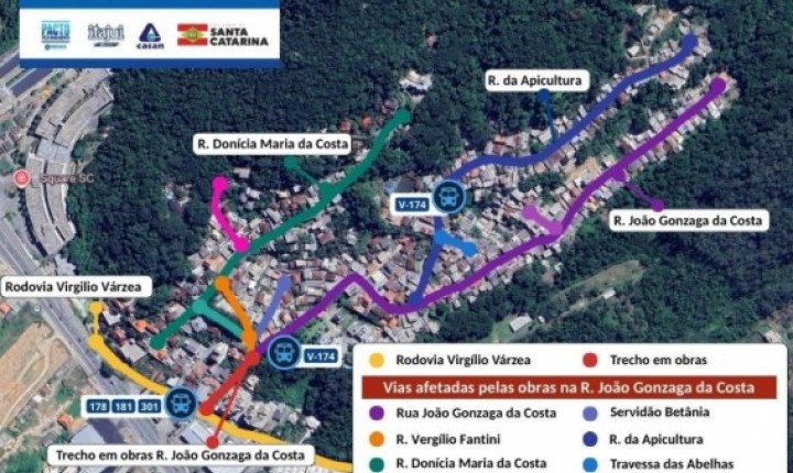 Trânsito fica restrito por obras de esgoto