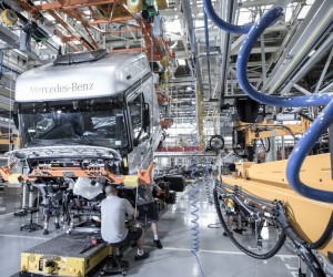 Mercedes-Benz adota lay-off e suspende contratos