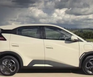 Elétrico líder do Brasil mantém preço melhor que hatch popular