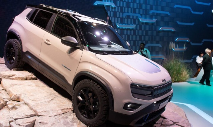 Stellantis anuncia fabricação do SUV Avenger a partir de 2026
