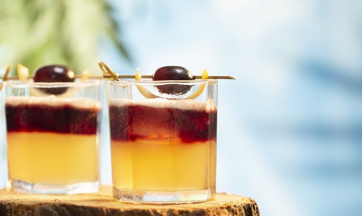 4 drinks com vinho para fascinar seus convidados