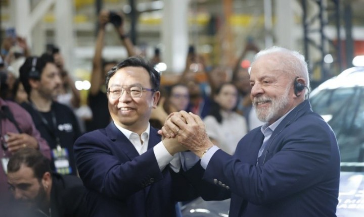 BYD inaugura fábrica de R$ 5 bilhões com promessa de eletrificação e empregos 