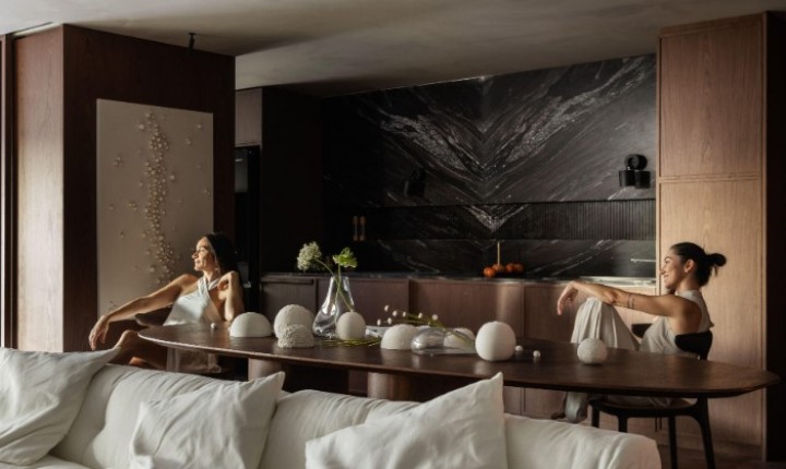 Mitushi transforma o Living Sopro em um convite à contemplação