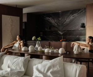 Mitushi transforma o Living Sopro em um convite à contemplação