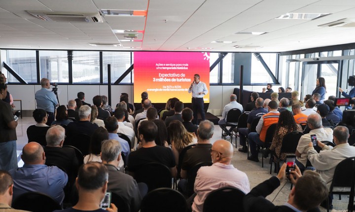 Capital deve receber 3 milhões de turistas no verão 2025/2026