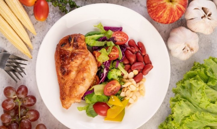 Comer bem vai além da nutrição e afeta bem-estar