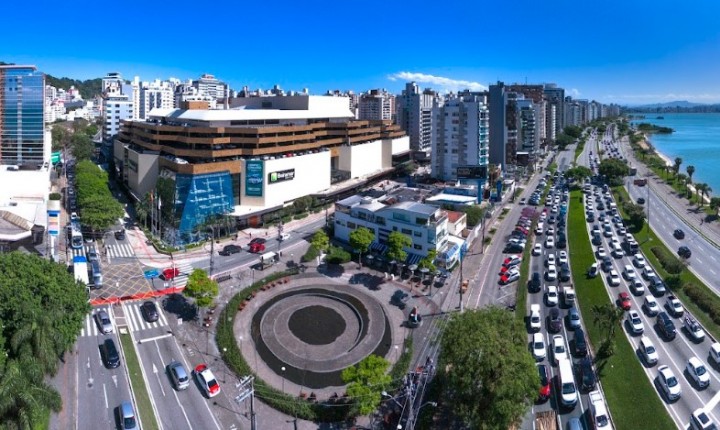 Beiramar Shopping completa 32 anos e projeta novo ciclo