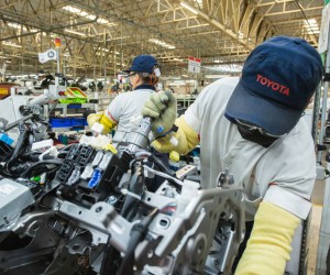 Fábricas da Toyota voltam à ativa com motores importados