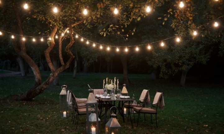 Iluminação de jardim cria novos cenários ao anoitecer