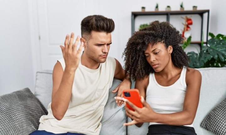 Meu marido não me dá atenção, só fica no celular