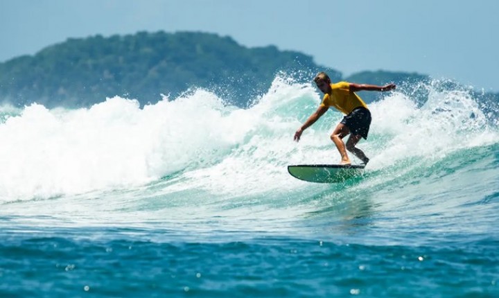 Escolas de surf têm inscrições abertas para o verão 25/26