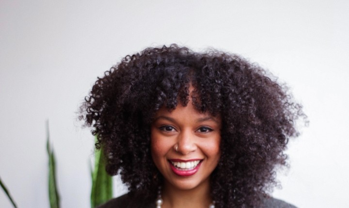 Elen Cristina articula novas leituras sobre identidade negra