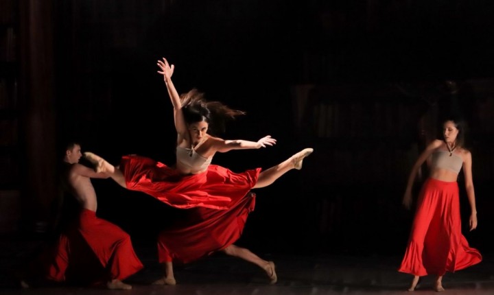 Feitos de Brasil transforma o palco em mosaico nacional