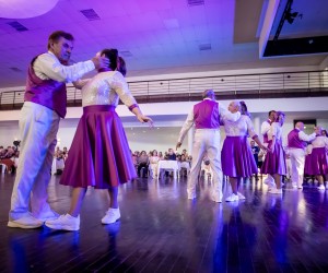 Baile de Natal 60+ anima encontro e fortalece vínculos