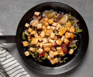 Culinária coreana ganha espaço com receita prática