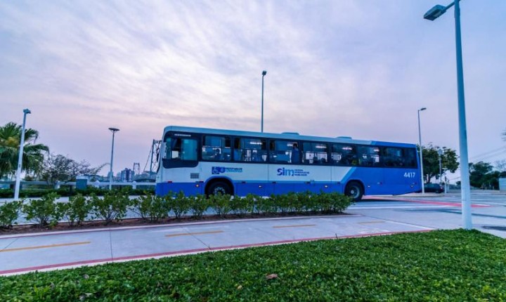 Ônibus de Floripa encerram pagamento em dinheiro
