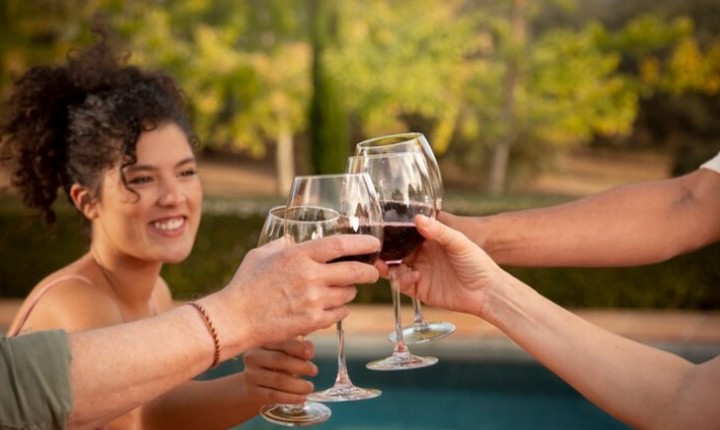 Verdades e exageros sobre vinho nos dias quentes