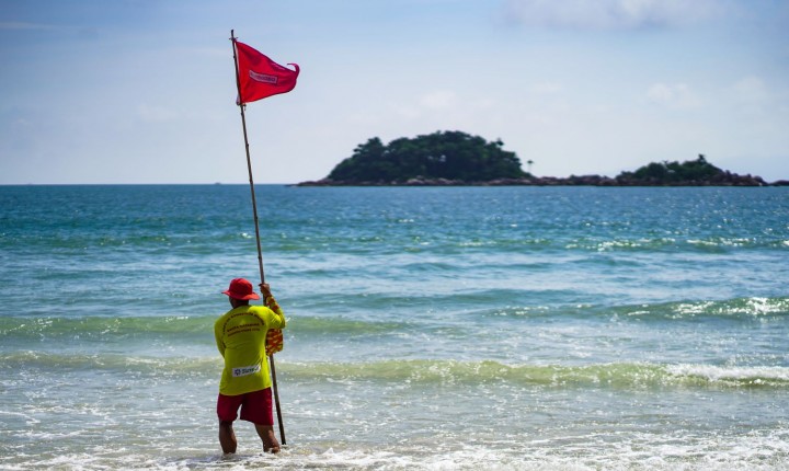 PERIGO: O risco invisível nas praias catarinenses