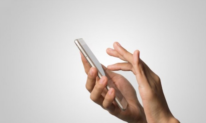 WhatsApp conecta moradores à assistência social