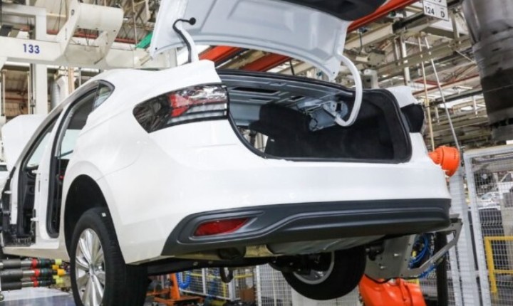 Recuo nas vendas externas pesa na indústria automotiva